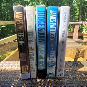 Lot of 5 James Patterson books.